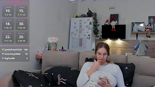 Girl alone home online show from 02/07/26, 04:16