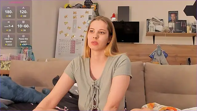 Girl alone home online show from 04/24/26, 03:58