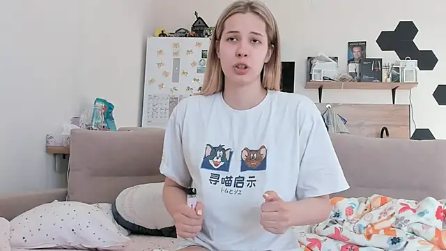 Girl alone home online show from 05/17/26, 02:20