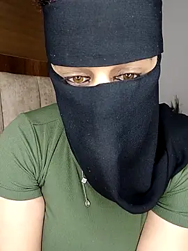 Snapshot of Saakoora chatting on 12/19/25, 11:01 Saakoora online show from 12/19/25, 11:01