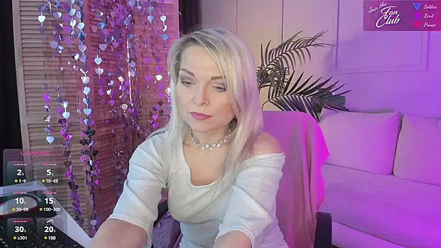 Snapshot of Gloria_Lovely chatting on 02/18/25, 03:43 Gloria Lovely online show from 02/18/25, 03:43