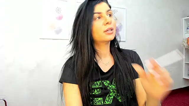 Snapshot of patriciakeys chatting on 02/15/25, 10:33 patriciakeys online show from 02/15/25, 10:33