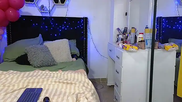 charlotte 077 online show from 02/20/26, 03:03