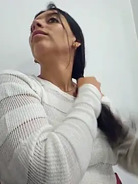 BrittanyDiaz online show from 11/14/25, 02:49