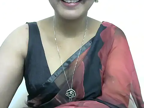 Snapshot of rashmika_reddy chatting on 04/05/26, 10:56 rashmika reddy online show from 04/05/26, 10:56