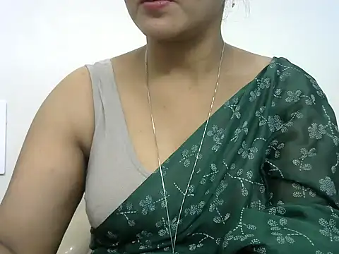 Snapshot of rashmika_reddy chatting on 05/24/26, 05:45 rashmika reddy online show from 05/24/26, 05:45