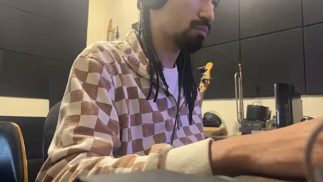 hotcamboy420 online show from 11/26/25, 03:51