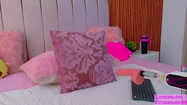 Snapshot of cristal_subin69 chatting on 11/03/25, 01:56 cristal subin69 online show from 11/03/25, 01:56