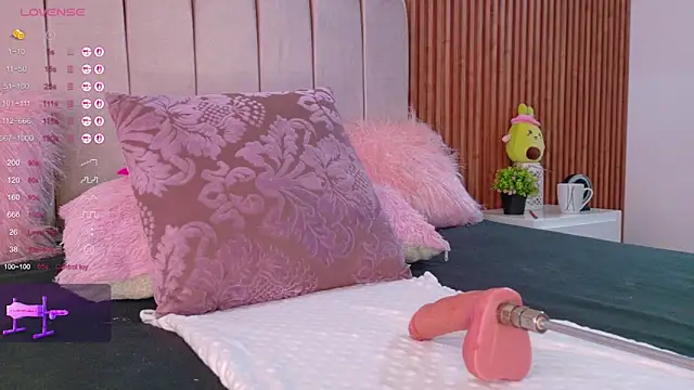 Snapshot of cristal_subin69 chatting on 11/18/25, 12:20 cristal subin69 online show from 11/18/25, 12:20