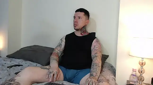Snapshot of Adam_tatto chatting on 02/18/25, 04:37 Adam tatto online show from 02/18/25, 04:37