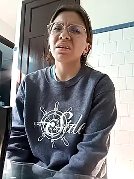 karlamorris  online show from 01/17/25, 02:07