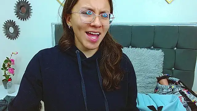 karlamorris  online show from 02/19/25, 01:39