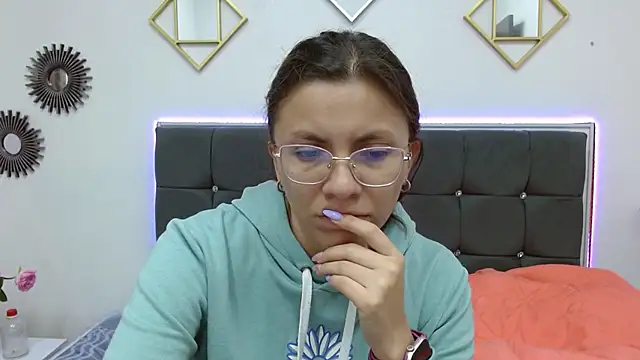 karlamorris  online show from 03/12/25, 02:12