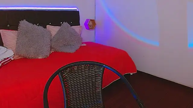 karlamorris  online show from 03/19/25, 02:24