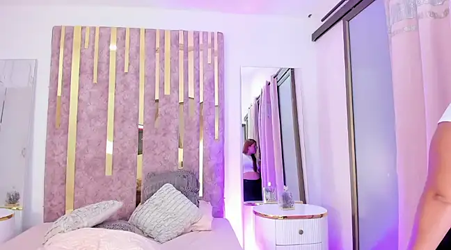 LeahxBarker online show from 01/27/25, 10:27