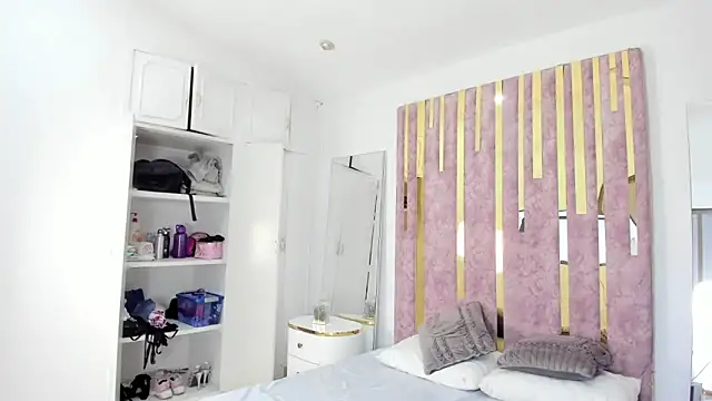 LeahxBarker online show from 01/28/25, 11:07