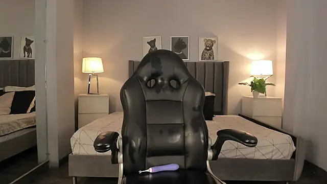 renee shelby  online show from 03/12/25, 01:03