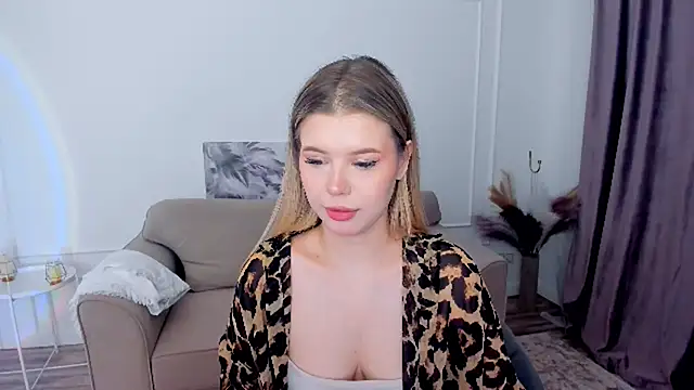 FollowLovee online show from 01/12/26, 07:41