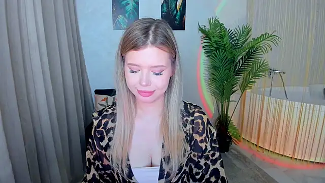 FollowLovee online show from 06/23/26, 07:45