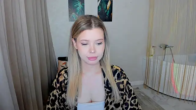 FollowLovee online show from 06/24/26, 07:35