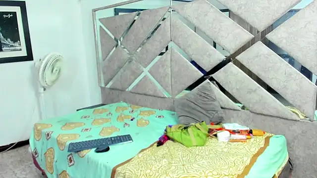 EvaxEmma online show from 11/15/25, 01:07