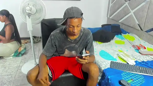 EvaxEmma online show from 12/16/25, 01:27