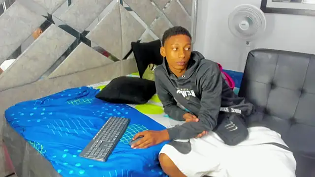 EvaxEmma online show from 01/15/26, 01:26