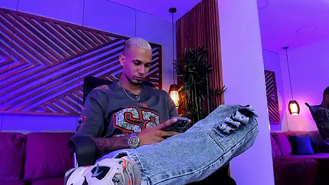 MagnusFrost online show from 01/25/25, 07:28