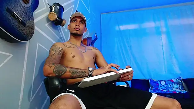 MagnusFrost online show from 02/08/25, 07:38