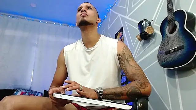 MagnusFrost online show from 03/03/25, 05:07