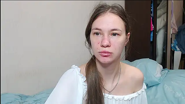 leila bambi  online show from 02/10/25, 02:05