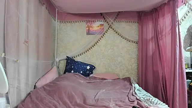 Snapshot of leila_bambi_ chatting on 03/21/26, 11:48 leila bambi online show from 03/21/26, 11:48
