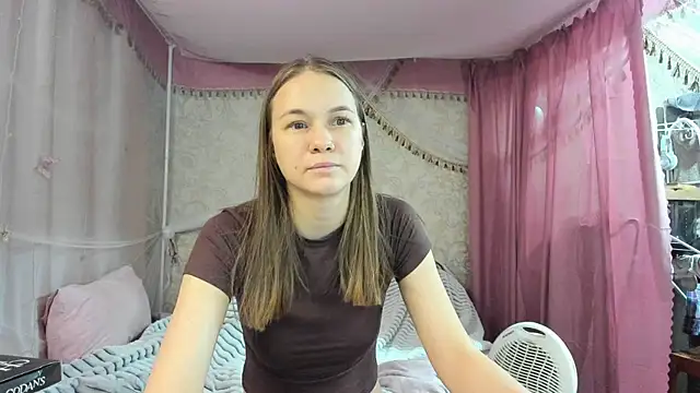 Snapshot of leila_bambi_ chatting on 03/24/26, 02:22 leila bambi online show from 03/24/26, 02:22