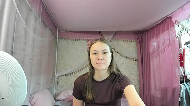 Snapshot of leila_bambi_ chatting on 04/01/26, 05:54 leila bambi online show from 04/01/26, 05:54