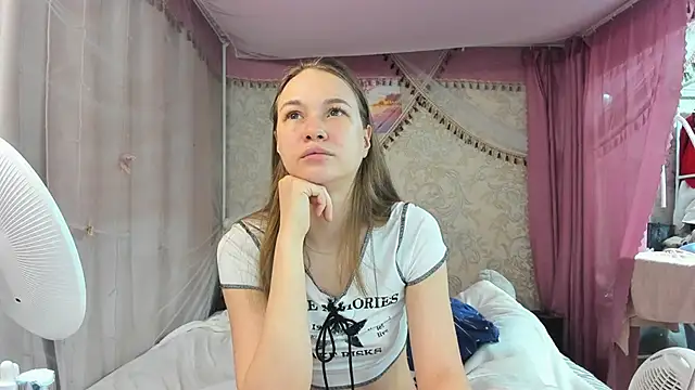 Snapshot of leila_bambi_ chatting on 04/09/26, 09:53 leila bambi online show from 04/09/26, 09:53
