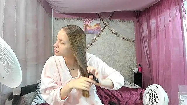 Snapshot of leila_bambi_ chatting on 05/13/26, 03:48 leila bambi online show from 05/13/26, 03:48