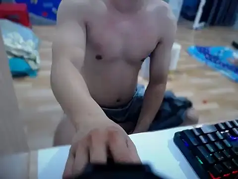 Snapshot of Cloudycockcare chatting on 12/15/25, 10:03 Cloudycockcare online show from 12/15/25, 10:03