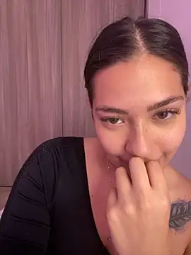 Latina vanessa online show from 01/10/25, 01:32