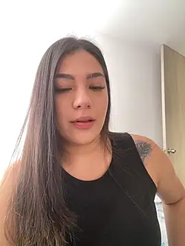 Latina vanessa online show from 01/24/25, 08:00