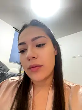 Latina vanessa online show from 10/14/25, 10:54