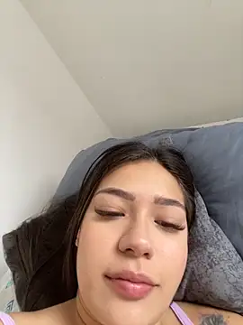 Latina vanessa online show from 11/22/25, 01:54