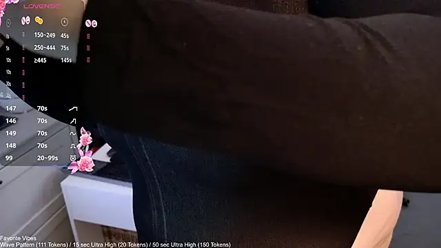 Snapshot of Big_Beautiful_MILF chatting on 01/08/26, 01:02 Big Beautiful MILF online show from 01/08/26, 01:02