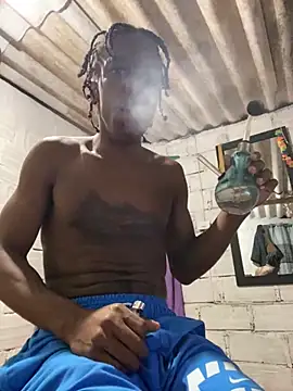 Snapshot of Larry-n-clouds chatting on 11/22/25, 03:05 Larry-n-clouds online show from 11/22/25, 03:05