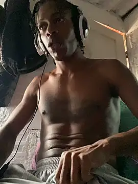 Snapshot of Larry-n-clouds chatting on 11/24/25, 03:34 Larry-n-clouds online show from 11/24/25, 03:34