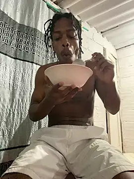 Snapshot of Larry-n-clouds chatting on 12/15/25, 10:41 Larry-n-clouds online show from 12/15/25, 10:41