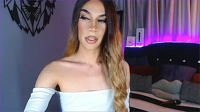 camila hootie online show from 12/15/24, 03:13