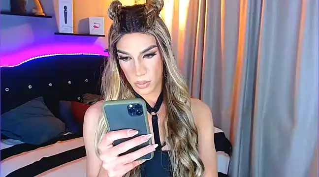 camila hootie online show from 12/29/24, 10:56