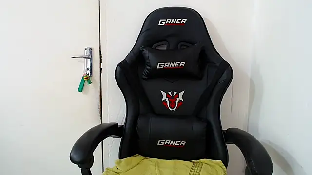 IceBellaCane313 online show from 09/16/25, 12:28