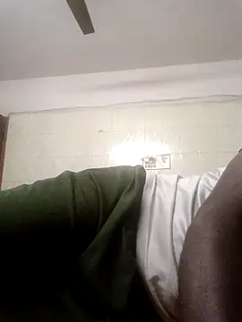 TamizhanKishwin7 online show from 12/16/25, 12:26