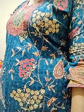 Ameera19 online show from 05/13/26, 04:37